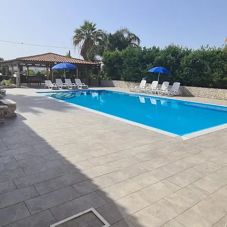 Villa Con Piscina Augusta